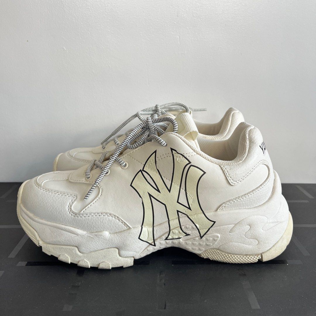MLB White Sneakers (Category: Sneakers) located in Marikina City. Submitted by thisisfromtherese (Listing ID 1273959852, Image 3). Description: ☁️ Authentic ☁️ Used twice only, still in good condition ☁️ Men Size 7.