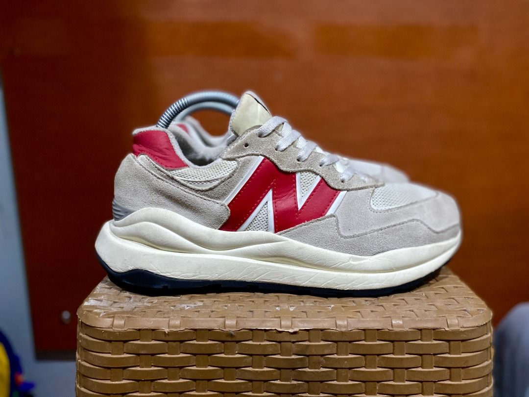 New balance clearance 42 grey red