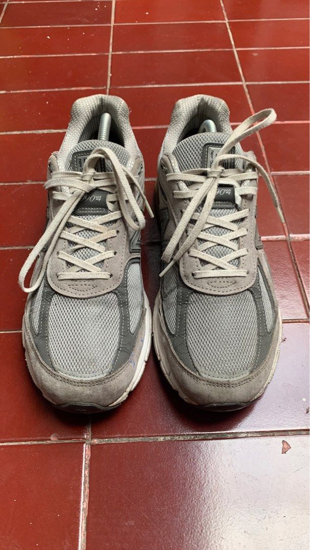 new balance 990 v4 size 44 28cm Fesyen Pria Sepatu Sneakers di