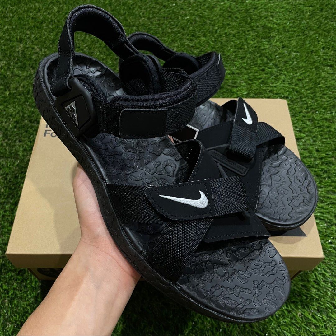Nike top deschutz sandals