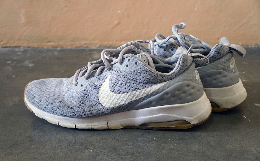 833260 nike store
