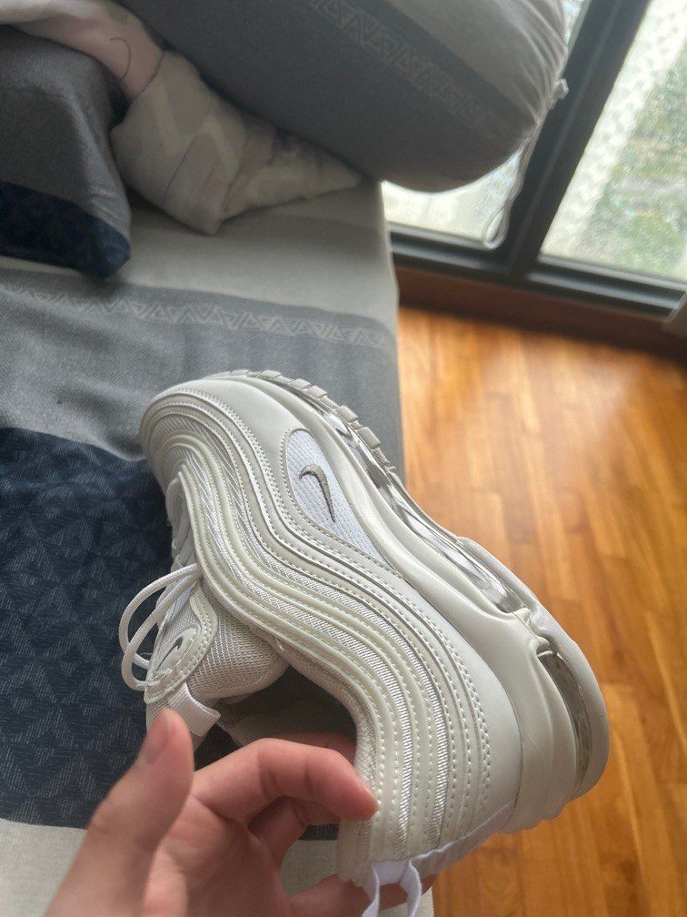 triple white nike airmax