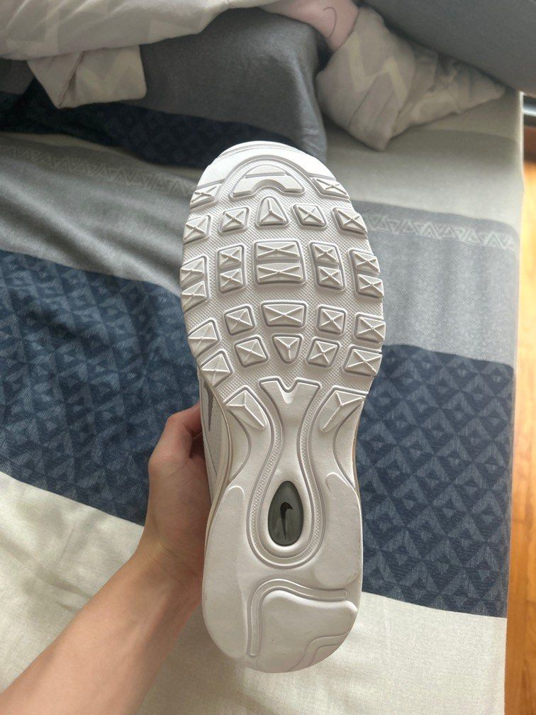 triple white nike airmax