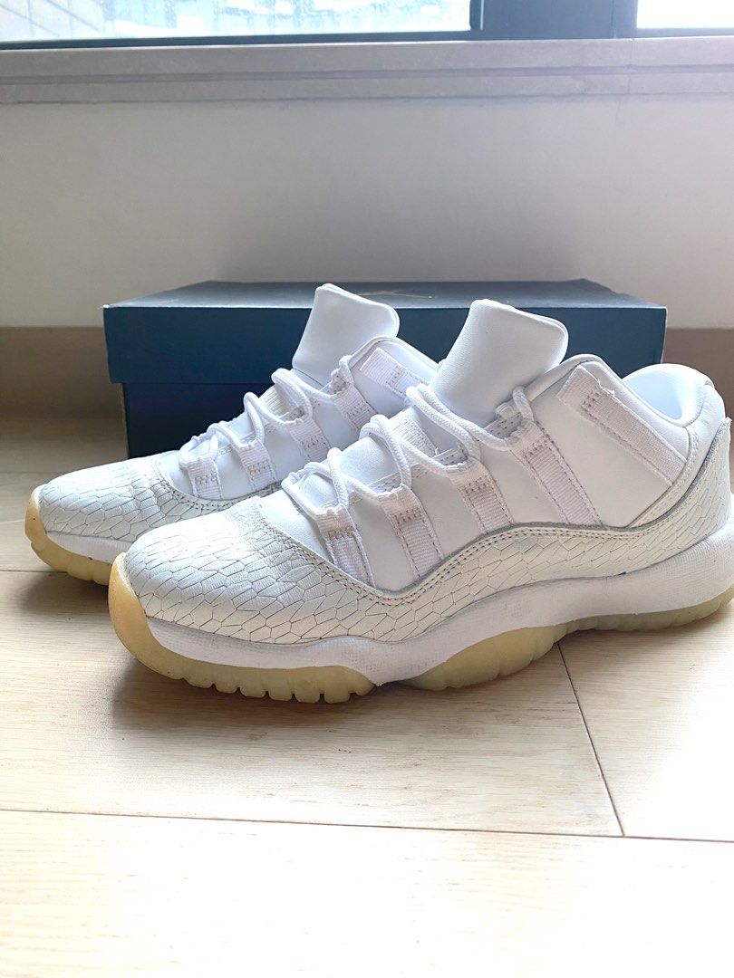 Jordan 11 premium hc top