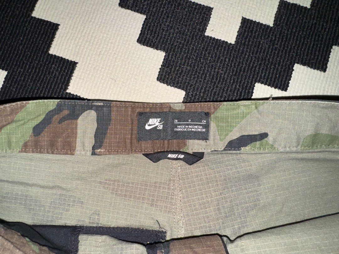Nike sb camo shorts 2025