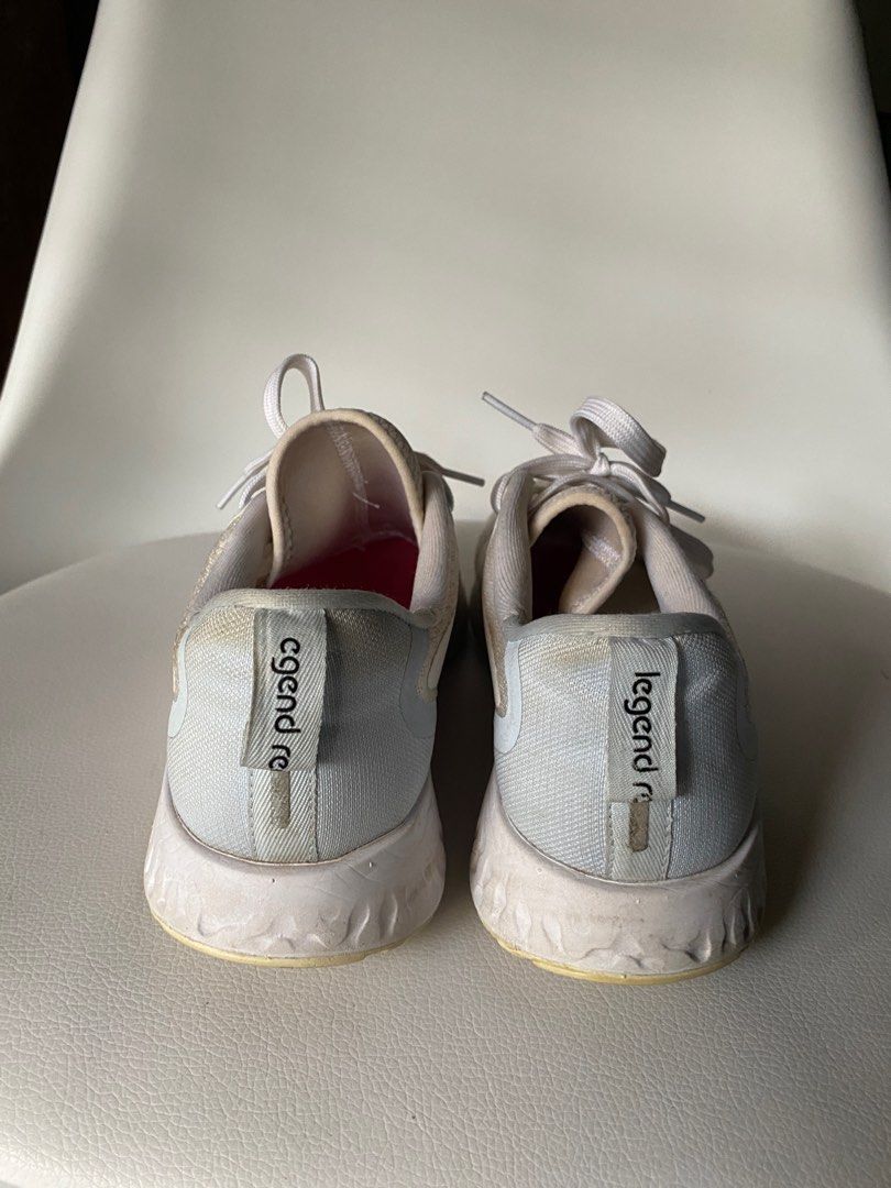 NIKE SHOES (Category: Sneakers) located in Marikina City. Submitted by daze_studio_ (Listing ID 1273966575, Image 3). Description: .
