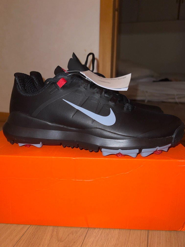 Nike TW golf shoe, Sports Equipment, Sports & Games, Golf on Carousell