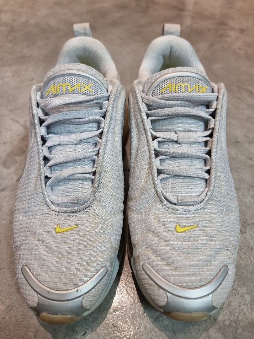 NIKE VapourMax 720