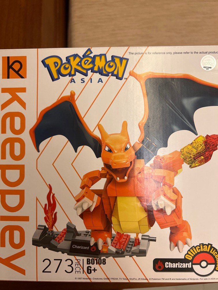 Mega Construx Pokemon Charizard Construction Set with character