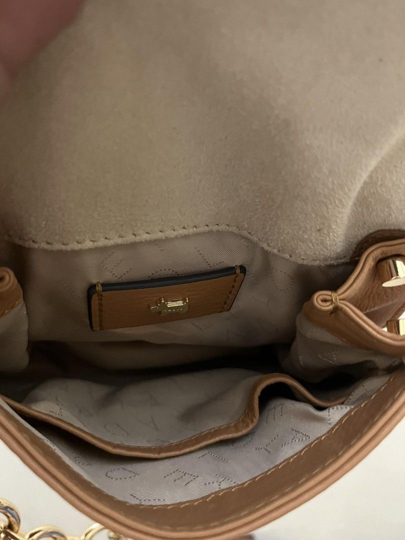 Radley Party Bag (Category: Luxury Bags & Wallets) located in Cebu City. Submitted by wengyoutian (Listing ID 1273986872, Image 3). Description: negotiable if you're getting it today. only used twice for an event. fits flip phone, small wallet. guaranteed original with dust bag from Canada. no COD, COP for delivery is okay. note that this was not bought from ebay, the link is only for your reference. https://www.ebay.co.uk/itm/266308862348 loc: C