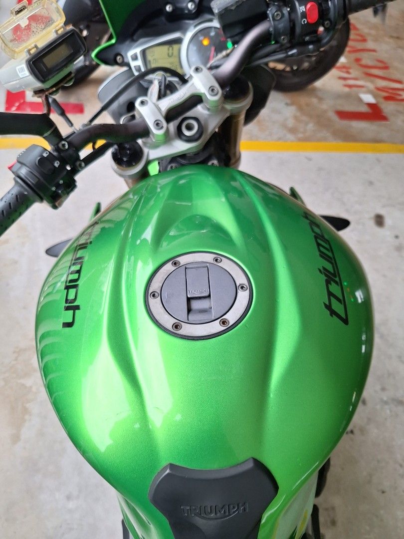 Triumph street triple shop 675cc