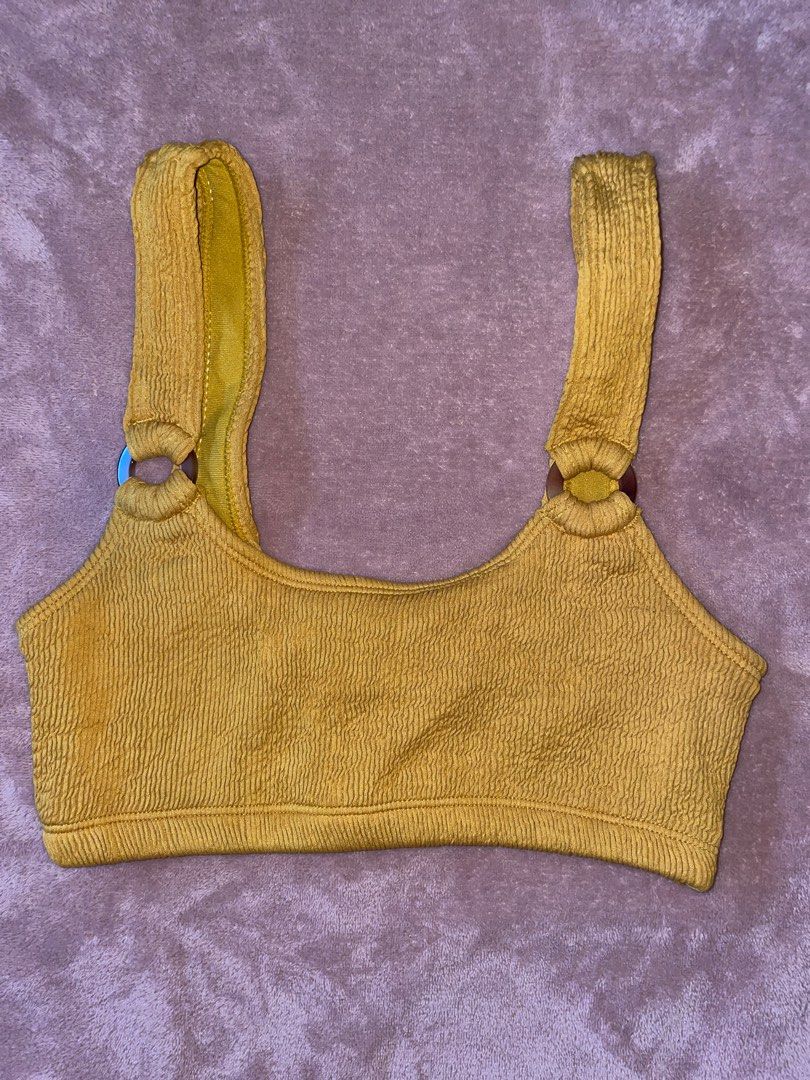 Ribbed Bikini Top w/ Ring (Category: Bikinis & Swimsuits) located in Paranaque City. Submitted by ma.declutter (Listing ID 1273996656, Image 1). Description: This one’s in very good condition but it’s now too small for my frame 🥲 Size 6 on tag Best fits XS-S .