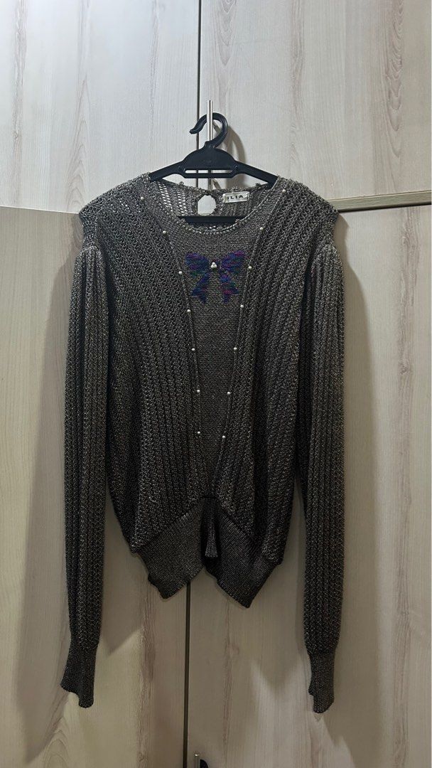 Sweater with ribbon sleeves top