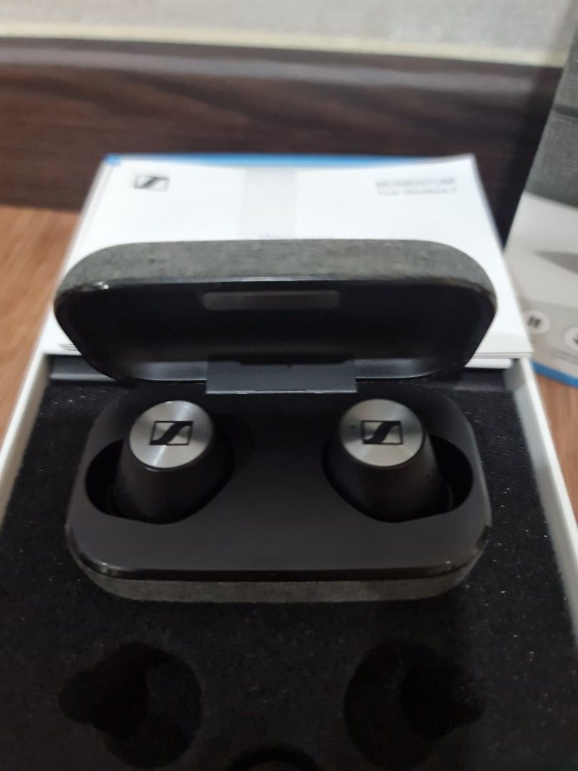 Sennheiser momentum true clearance wireless vs 2