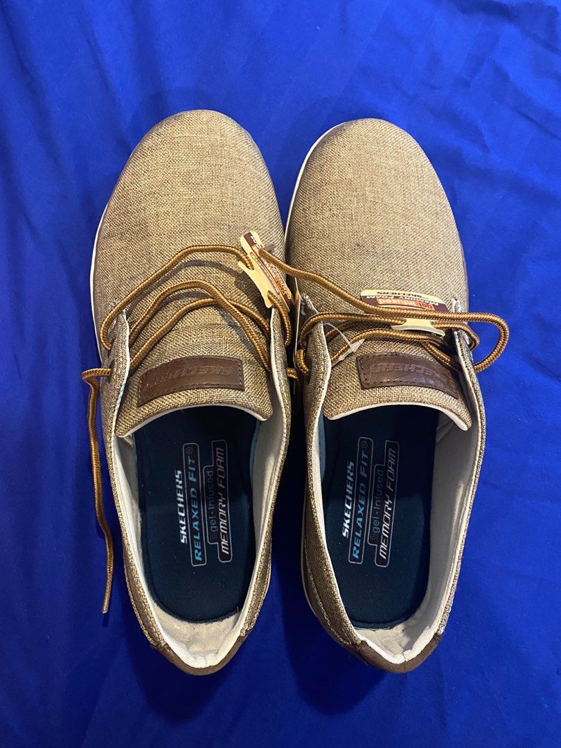 Skechers relaxed fit memory foam gel infused top