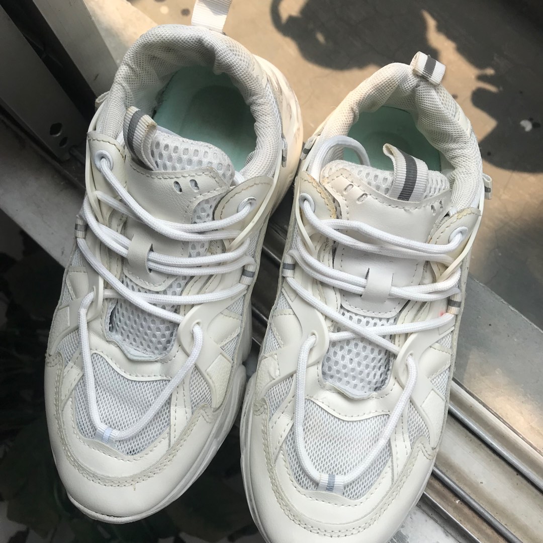 Sneakers discount wedges putih