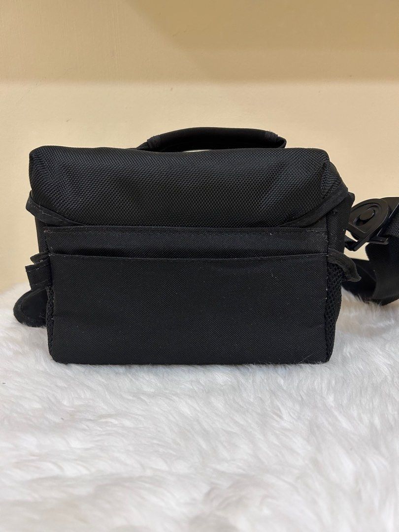 Sniper DSLR Camera Sling Bag (Category: Camera Bags & Carriers) located in San Marcelino. Submitted by sainthustle (Listing ID 1274033434, Image 2). Description: 550 NEGOTIABLE IF SURE BUYER Zippers all working Net in good condition Flaw: 3rd picture MOP: Gcash MOD: SCO.