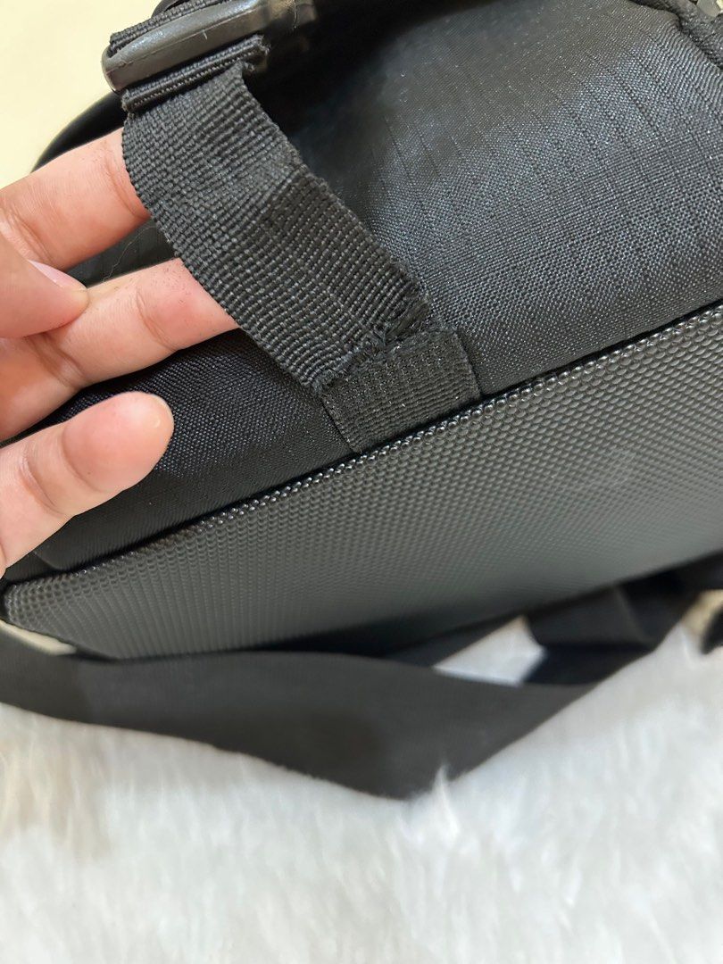 Sniper DSLR Camera Sling Bag (Category: Camera Bags & Carriers) located in San Marcelino. Submitted by sainthustle (Listing ID 1274033434, Image 3). Description: 550 NEGOTIABLE IF SURE BUYER Zippers all working Net in good condition Flaw: 3rd picture MOP: Gcash MOD: SCO.