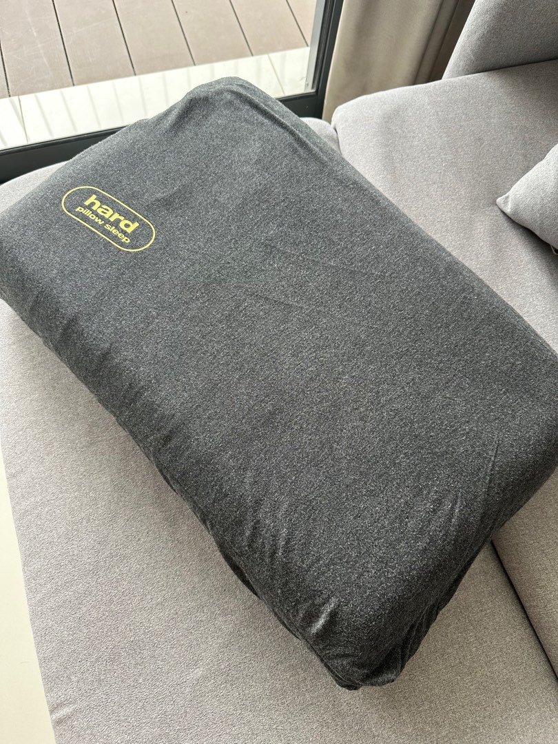 Soft and hard pillow with case sleep made with cubes, Furniture