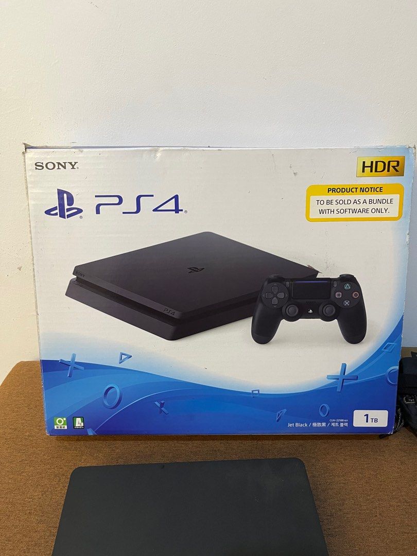Playstation 4 hot sale slim box