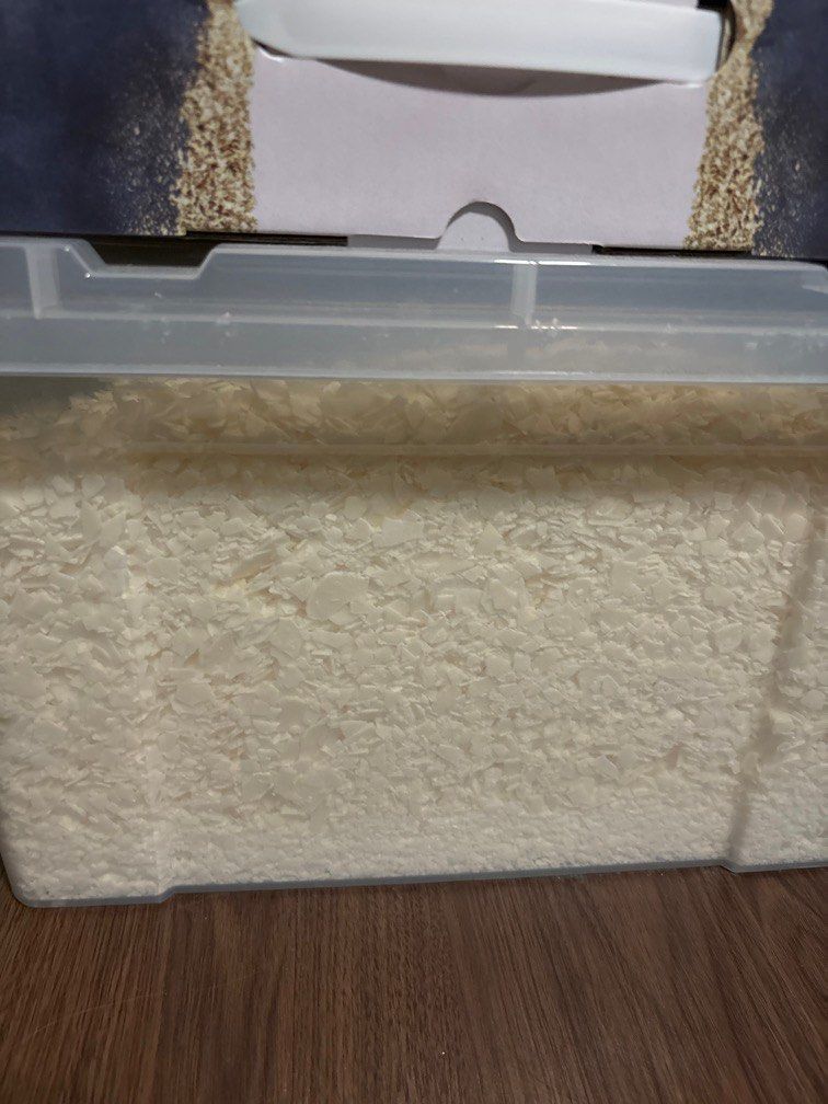 Soy wax, Hobbies & Toys, Stationery & Craft, Craft Supplies & Tools on Carousell