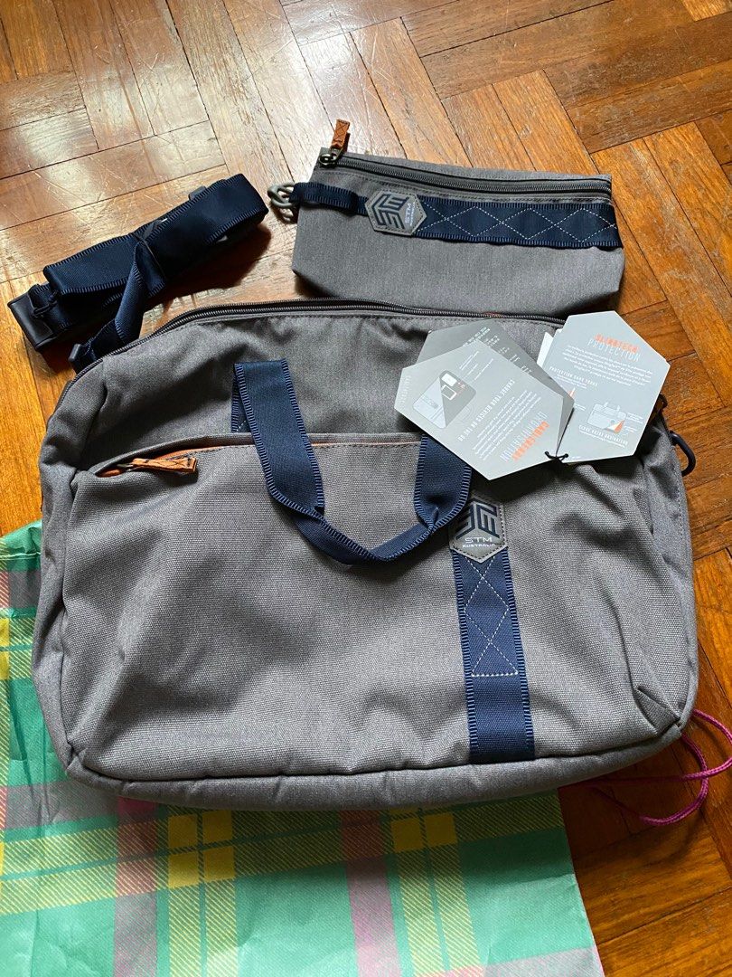 Stm judge outlet messenger bag