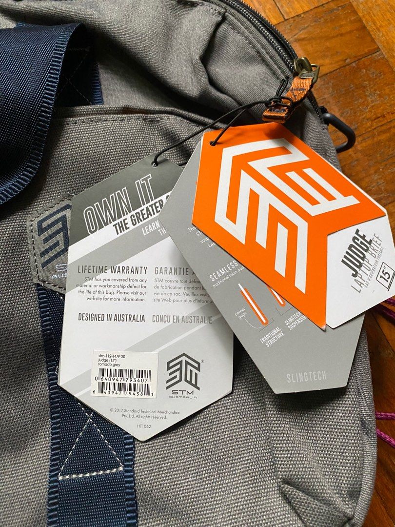 Stm judge hotsell messenger bag