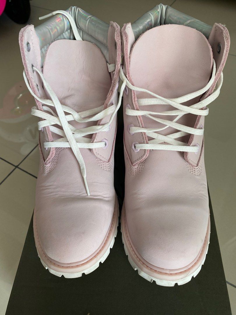 Baby pink timberlands discount