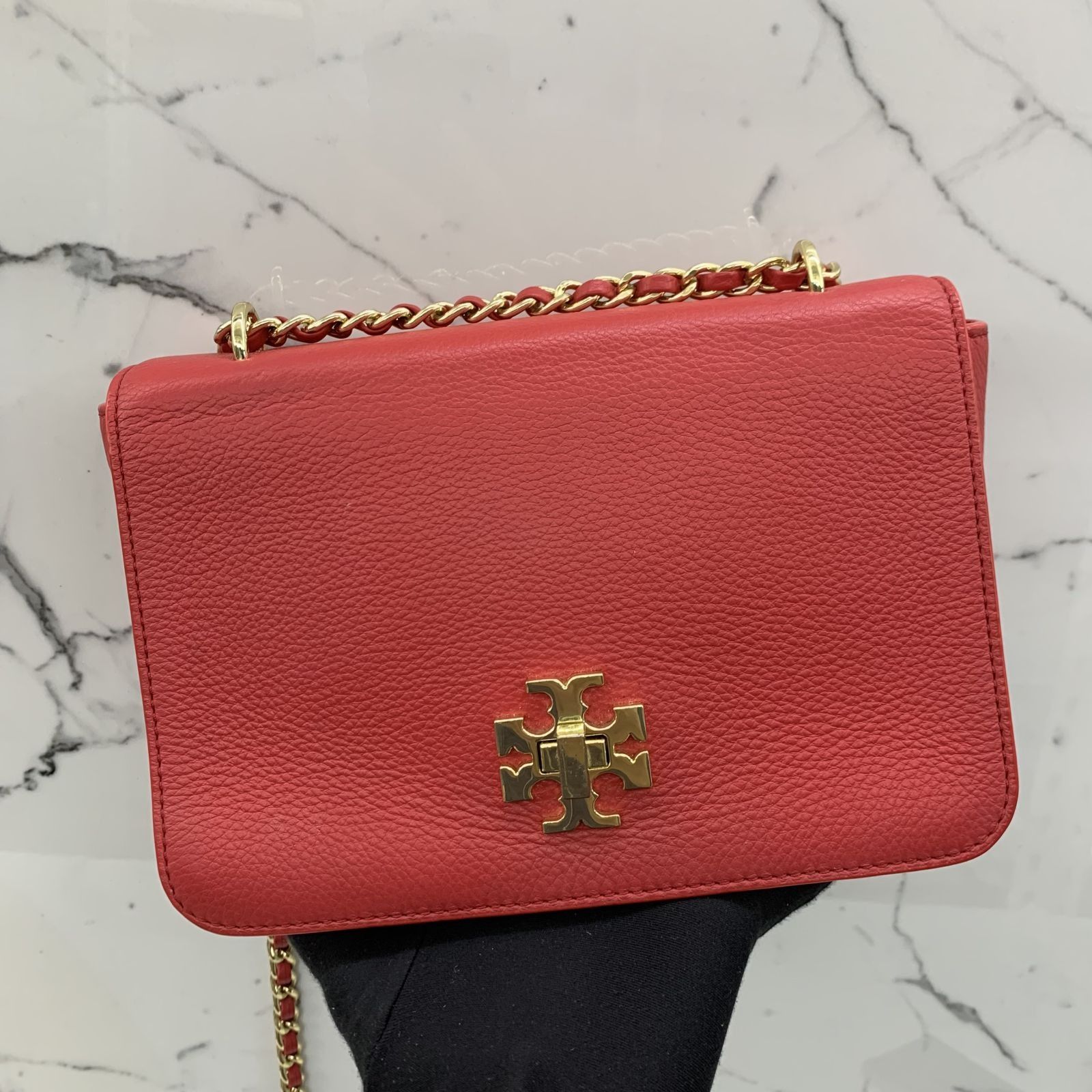 Red chain clearance shoulder bag