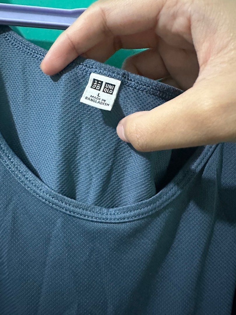 uniqlo sando (Category: Activewear) located in Legazpi City. Submitted by helpdogmumdeclutter (Listing ID 1274141361, Image 2). Description: size: large on tag.