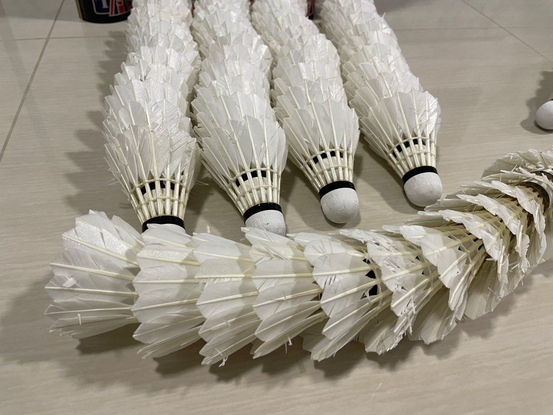 Badminton shop shuttlecock sale