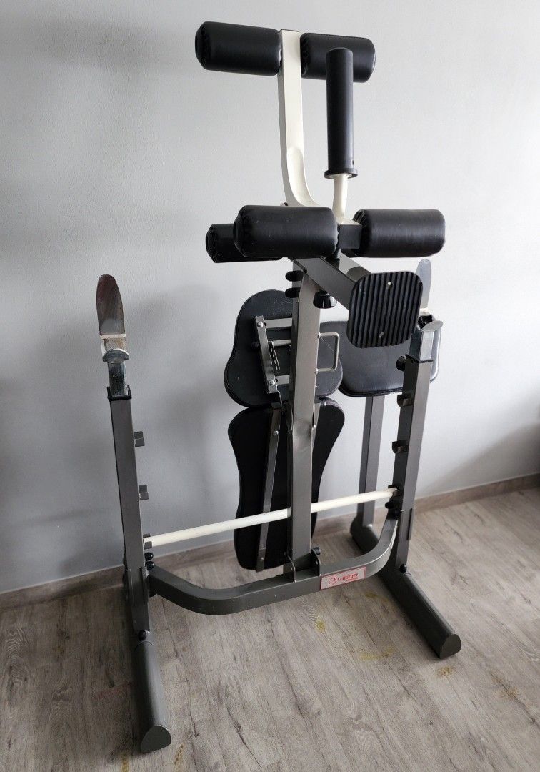Foldable compact weight bench outlet