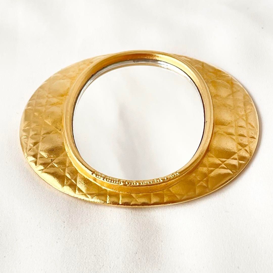 Vintage Christian Dior Mirror (New) (Category: Luxury Accessories) located in Manila. Submitted by designerarchives.ph (Listing ID 1274021159, Image 2). Description: Complete with box! Rare to get in brandnew • 15 days eta • 50% DP is required • Buyer will shoulder local shipping fee via: Lalamove, Grab, or LBC.