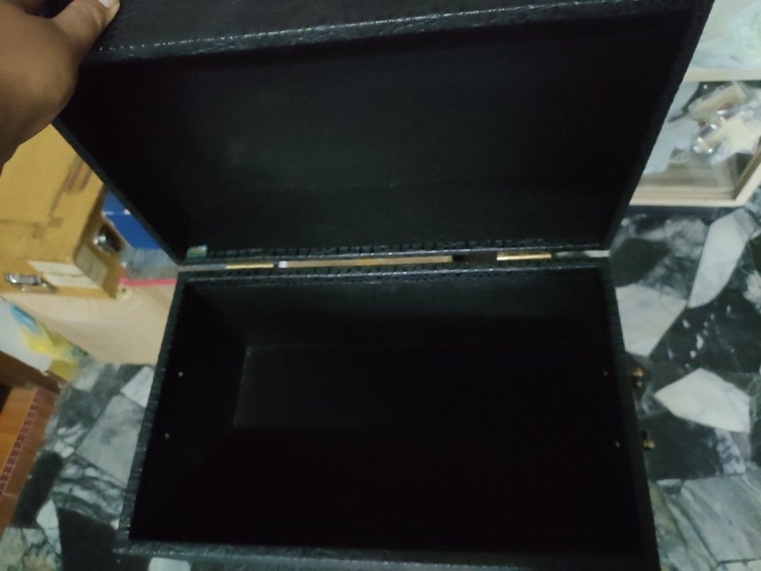 Vintage treasure box, Hobbies & Toys, Collectibles & Memorabilia