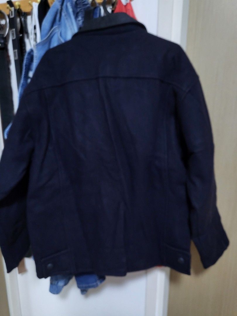 Winter Jacket (Category: Coats, Jackets and Outerwear) located in Singapore. Submitted by tanbl71 (Listing ID 1274064470, Image 2). Description: Navy Blue winter jacket, it stated L size but look like XXL SIze. kept in store room for quite a while, want to clear all winter clothes.