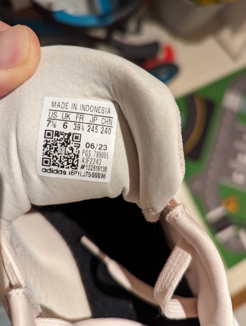 Worn once Adidas women s