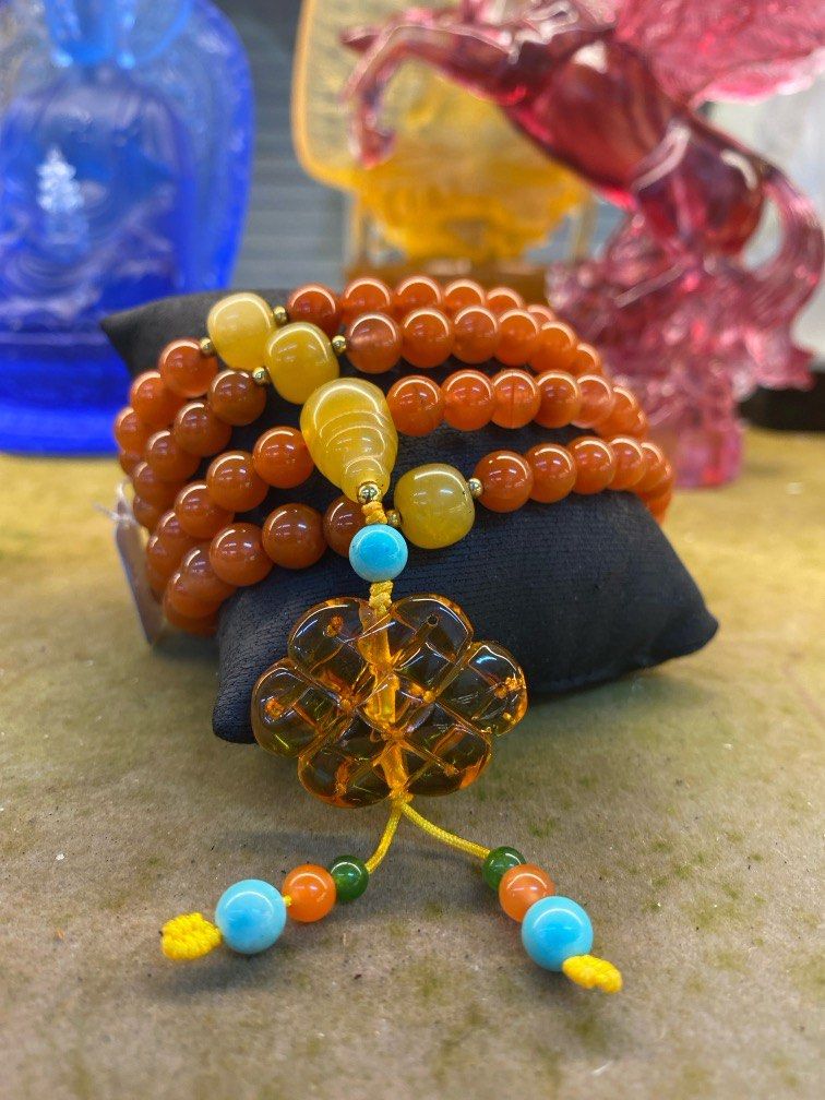 Agate necklaces top