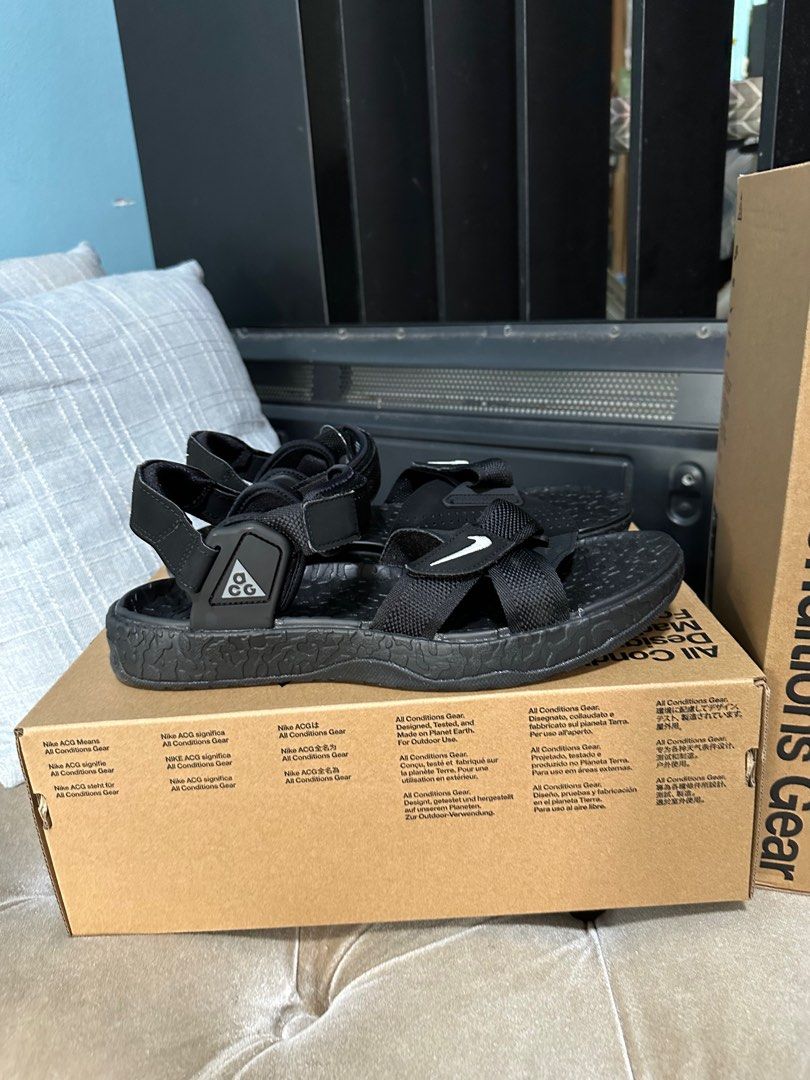 Nike acg air deschutz triple 2025 black
