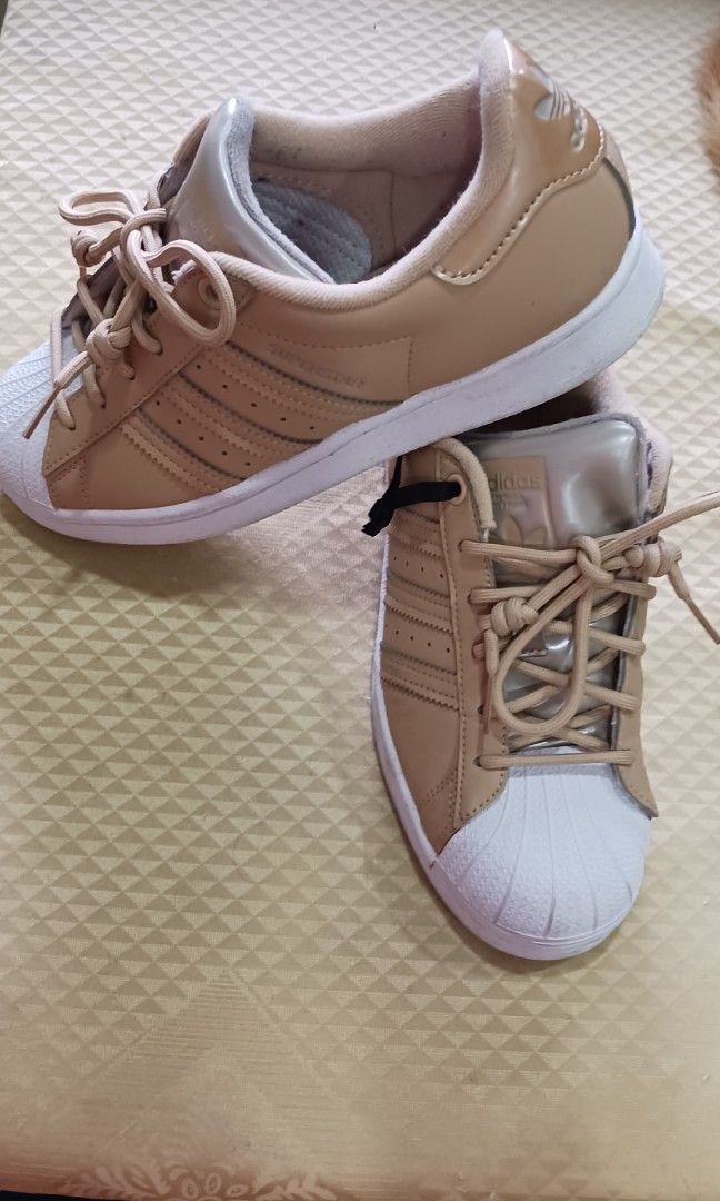 Superstar womens hotsell size 5