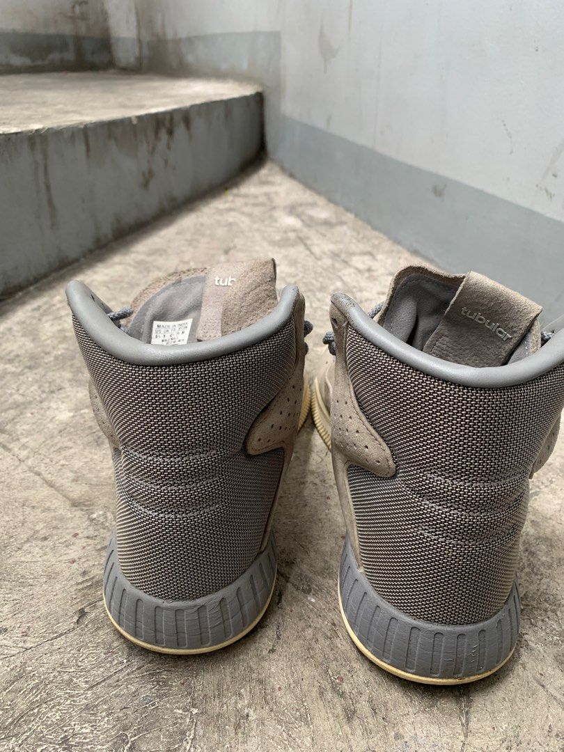 Air deals yeezy tubular
