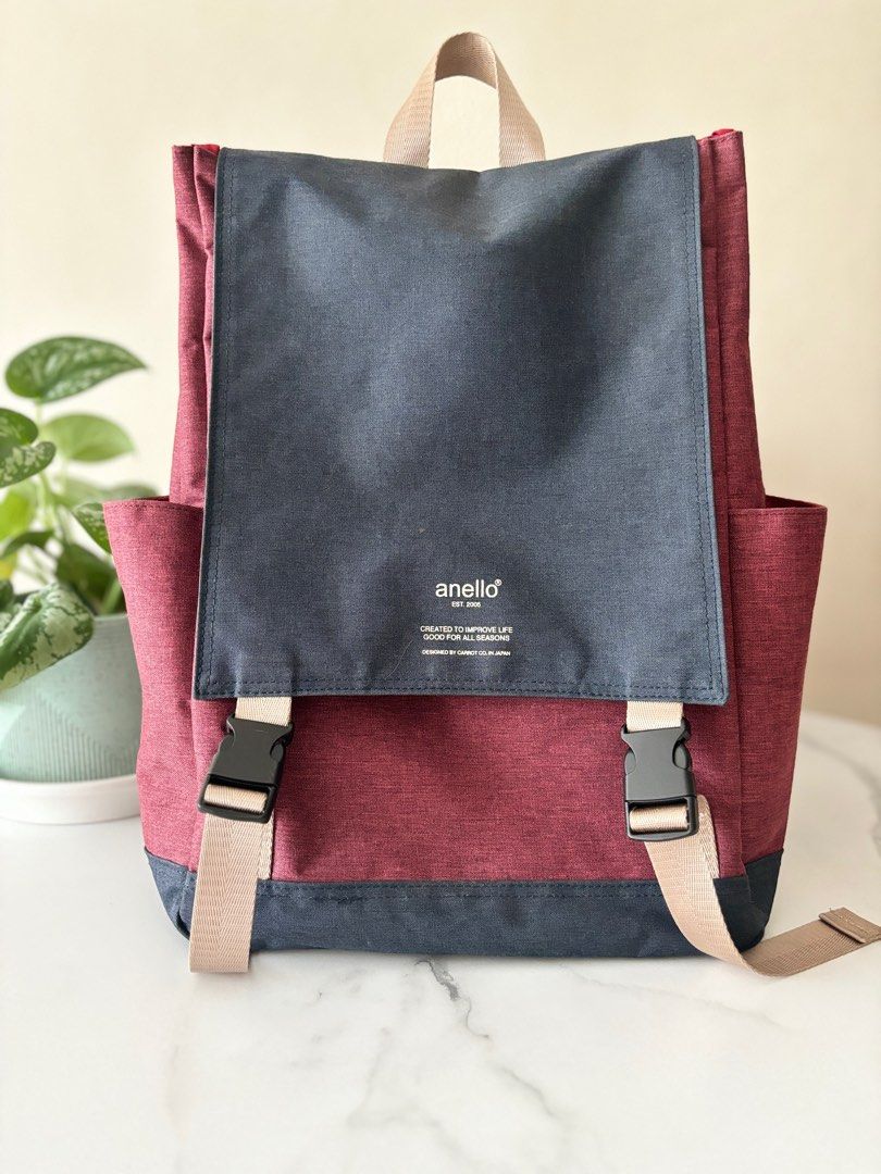 Anello slim deals flap backpack