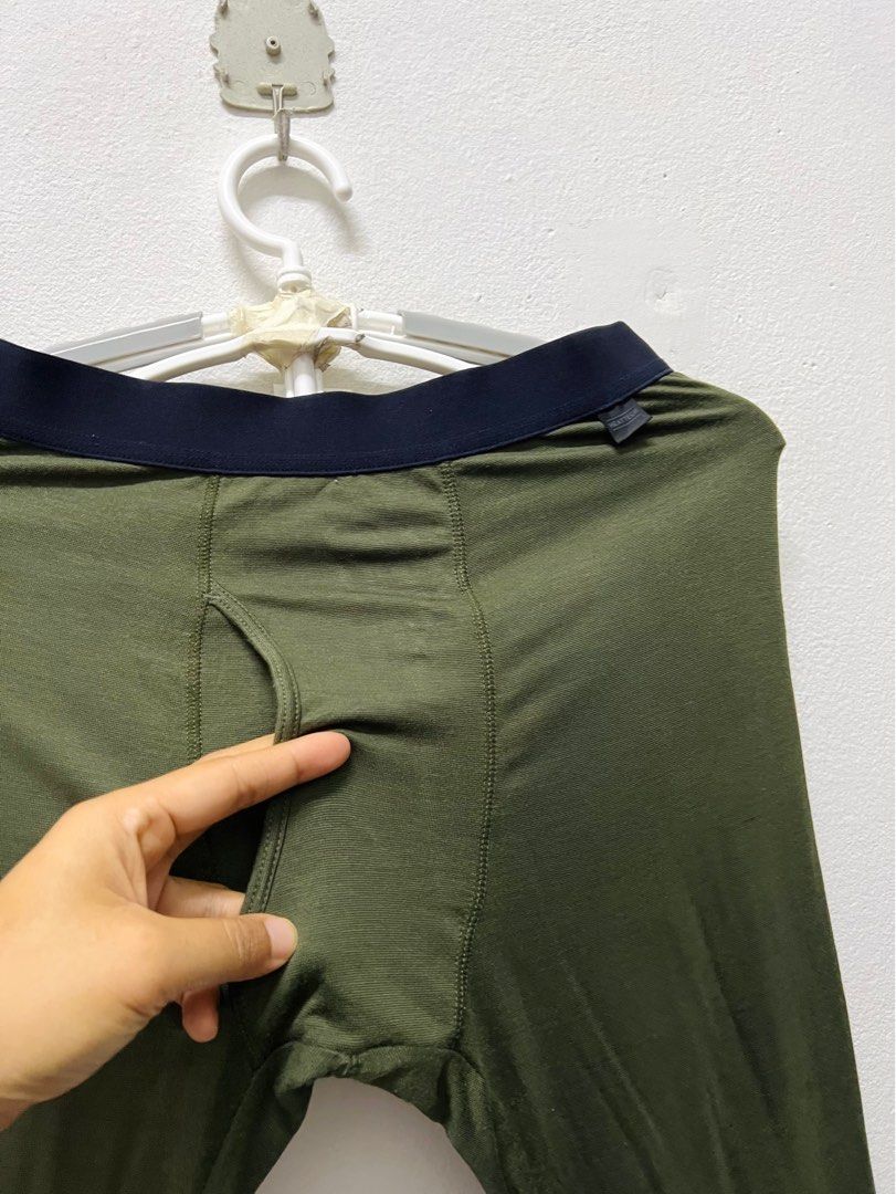ANN4318: uniqlo heattech men M size tights/ uniqlo heattech army green  tights, Men's Fashion, Bottoms, Sleep and Loungewear on Carousell
