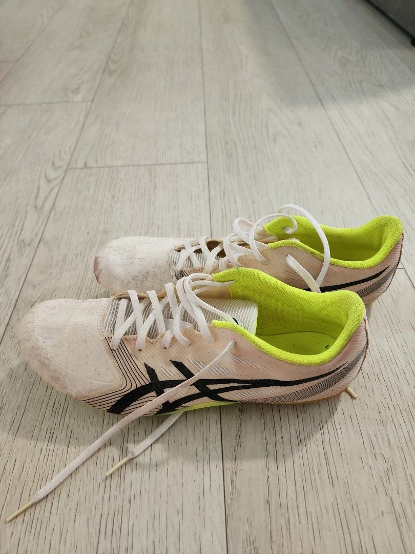 asics spikes running shoes