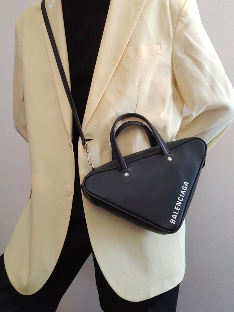 Balenciaga triangle bag medium shop