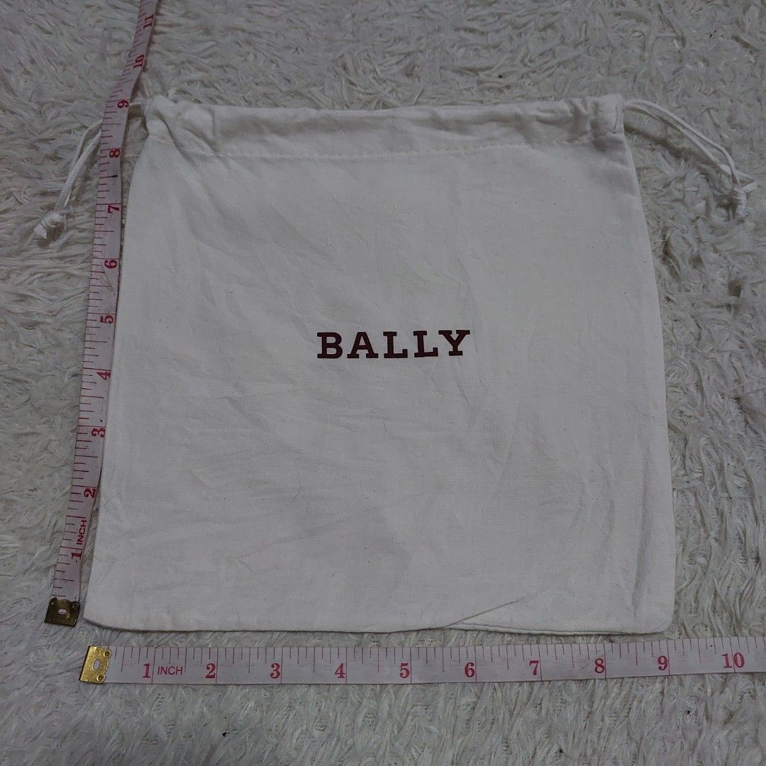 Authentic Bally dust bag 9x9 inches (Category: Luxury Bags & Wallets) located in Manila. Submitted by jfluxury.co (Listing ID 1274199642, Image 3). Description: excellent condition no flaws bought in Japan 🇯🇵 💯% Authentic. 😊 Money back guarantee. 😊 Clean and ready to use na po.