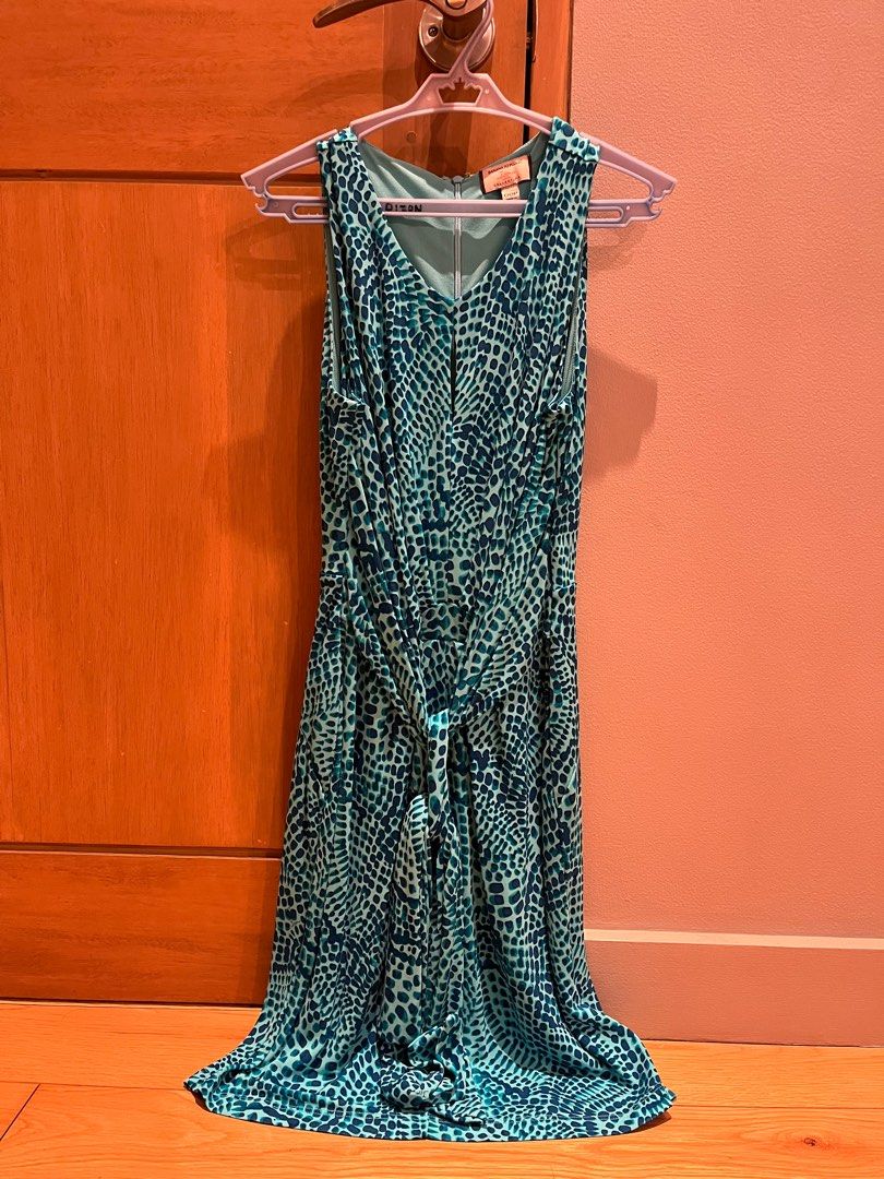 Banana Republic dress (Category: Dresses) located in Muntinlupa City. Submitted by tpb586 (Listing ID 1274256940, Image 3). Description: Size: 00P Price: P200.00 per dress, P500.00 for both dresses Shipping via J&T. Shipping fee c/o buyer..