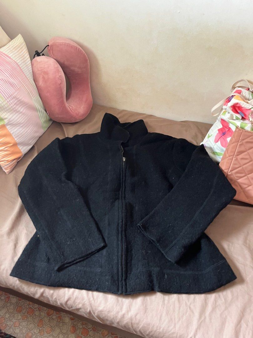Black Wool Jacket (Category: Coats, Jackets and Outerwear) located in Makati City. Submitted by joylemjnd (Listing ID 1274253139, Image 3). Description: XL on tag but can fit medium frame.