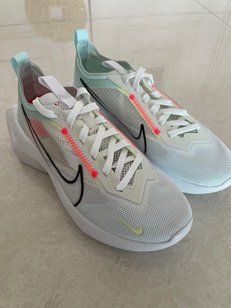 Brand New Nike Vista Lite white light green