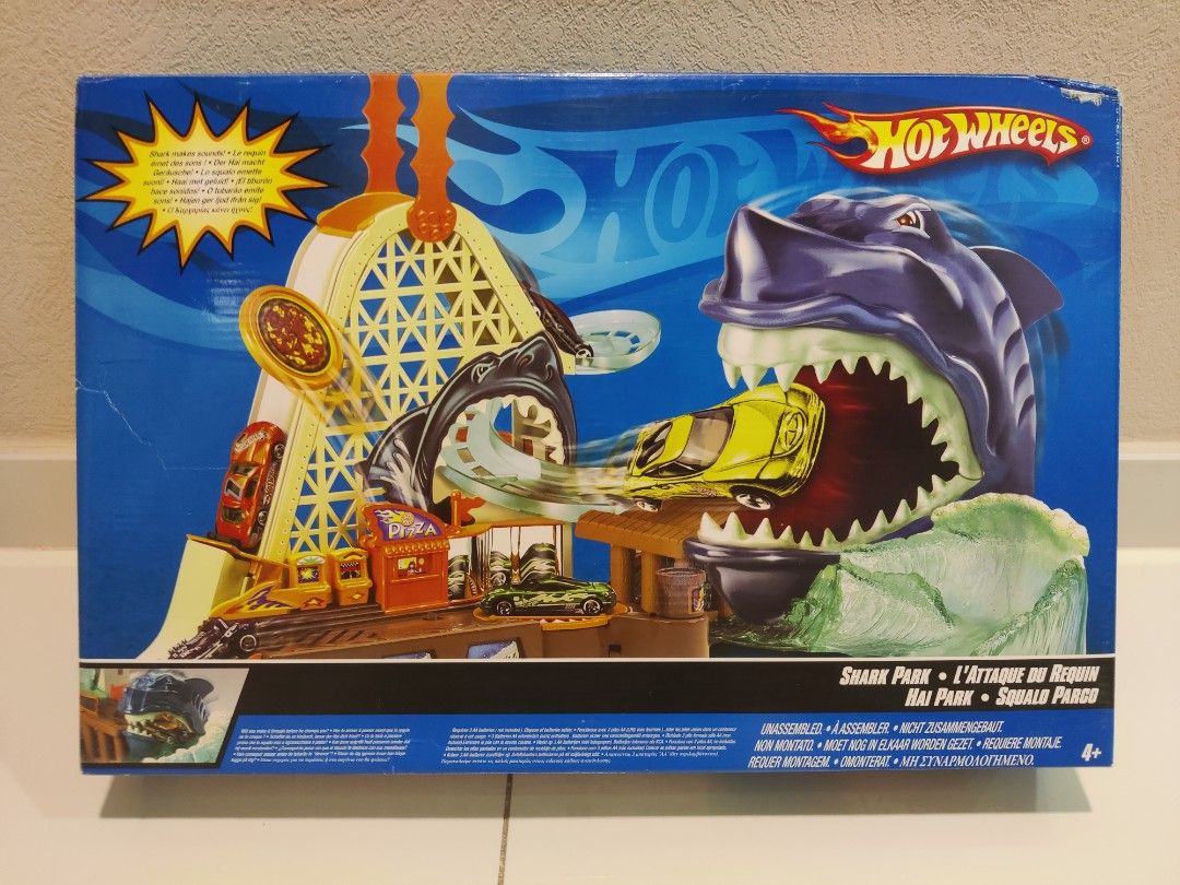 Hot wheels hot sale shark park
