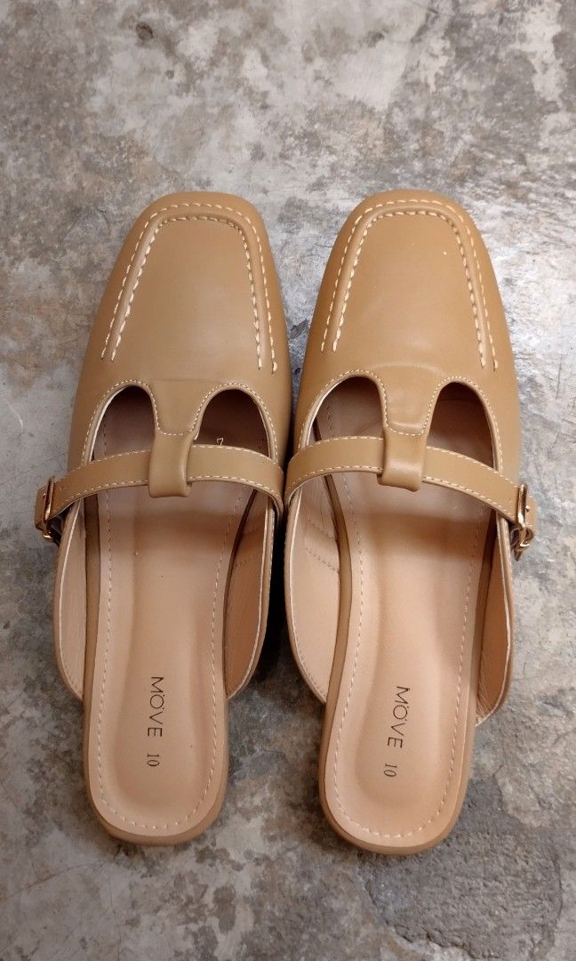 Branded pump shoes hot sale
